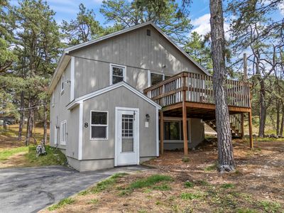 8 Royal Coachman Way