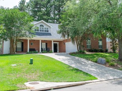 912 Park View Dr