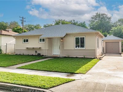 2443 Roxbury Dr