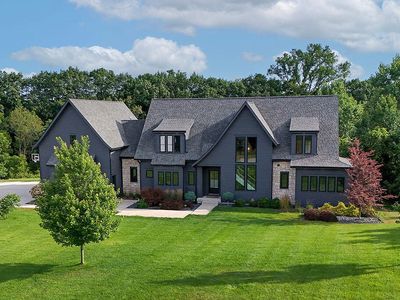 5869 Montreux Hills Dr NE
