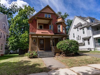 34 Parkwood St