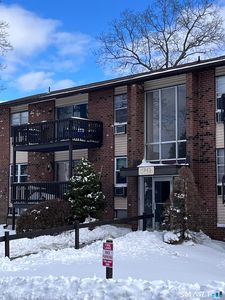 29 Balance Rock Road APT 5