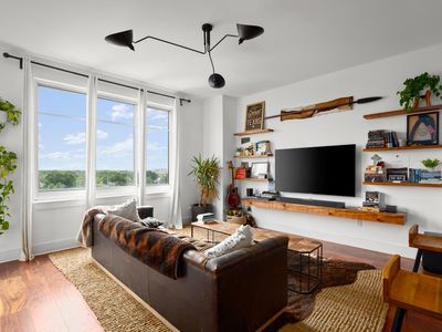 603 Davis St APT 908