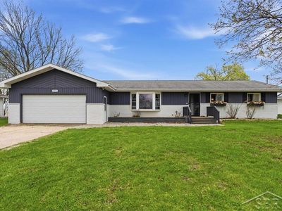 1075 Eddie Dr