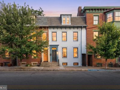 42 S Newberry St