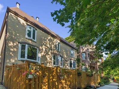 2856 N Burling St APT 5