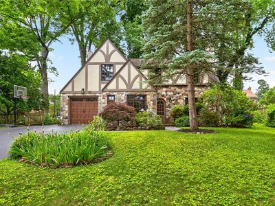 33 Fair Oaks Dr