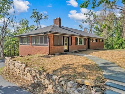 3848 View Ave