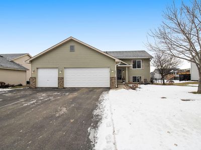 621 Cottonwood St NE