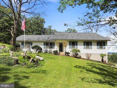 752 Enchanted Pl