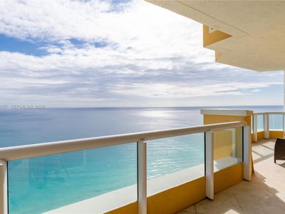 17875 Collins Ave #4001