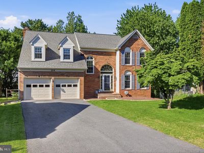 124 Englefield Dr