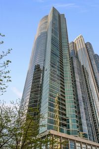 1201 S Prairie Ave #3605