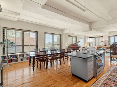210 Lincoln St #604