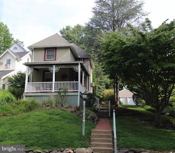 821 Rock Ln