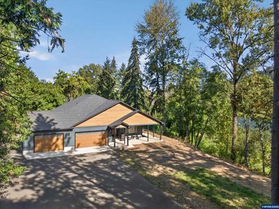 37835 River Dr