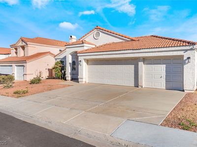 8 Sandwedge Dr