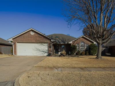 4011 Mayfair Dr