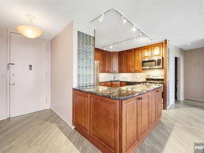 555 North Ave APT 24N