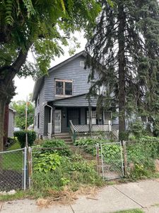 790-792 E Starr Ave