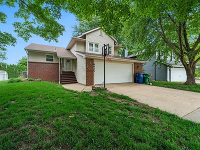 8425 Sharon Cir