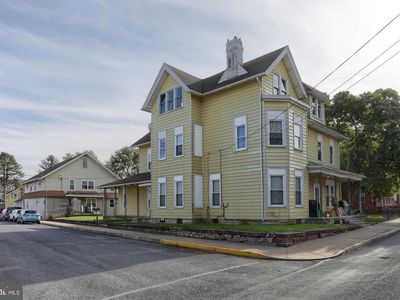 102 S Race St