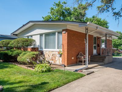 327 W Holly Ct