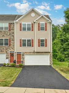 Property at 691 Freedom Dr, Carnegie, PA