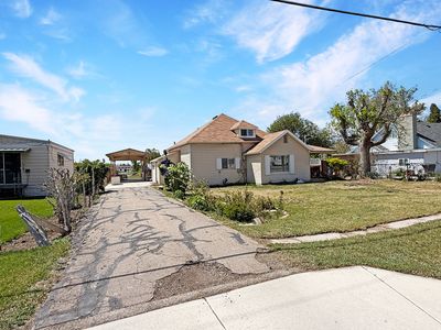 156 E Center St