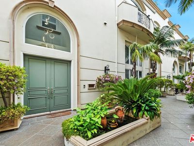 11974 Mayfield Ave UNIT 2