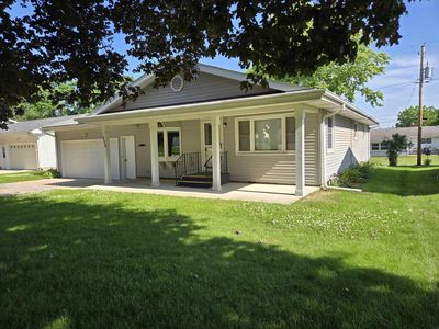 238 11th Ave W