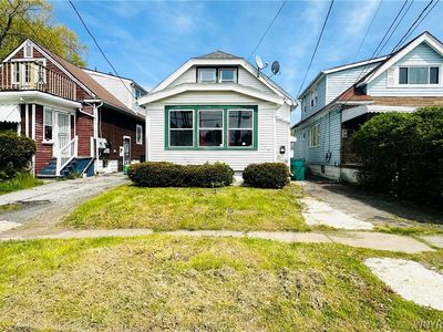 129 Clarence Ave