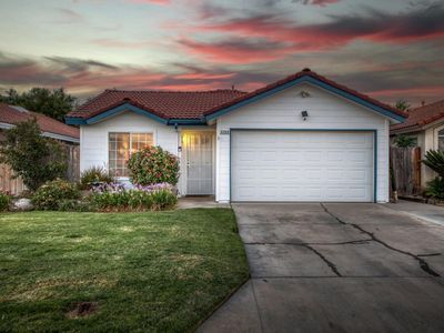 5758 W Vartikian Ave