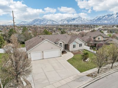 1132 W Chapel Ridge Dr