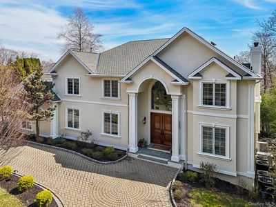 2 Tompkins Court
