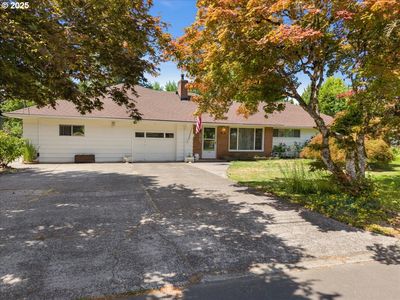 1611 Camino Dr