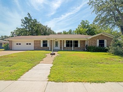 1107 Royal Dr