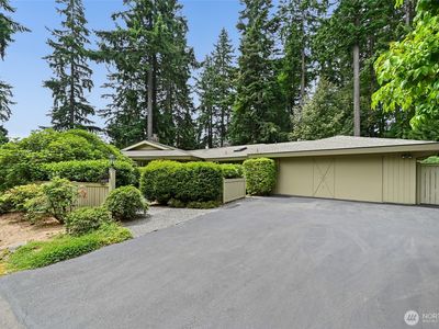 13517 Northshire Road NW