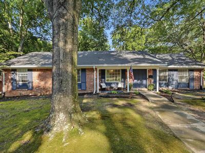 412 Shamrock Dr