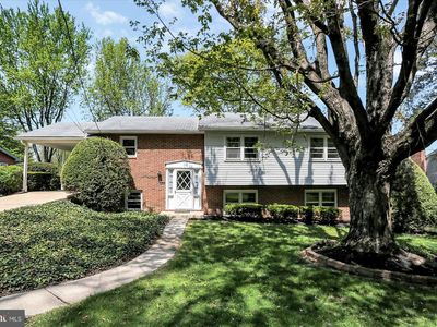 8 W Winding Hill Rd