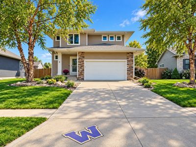 135 SE Trillium Dr