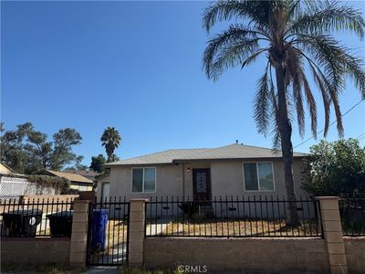 9823-9823 Oleander Ave