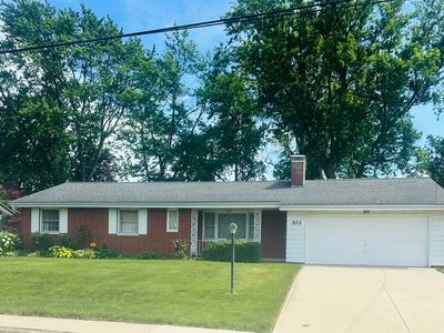 303 Oakwood Cir