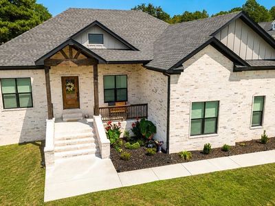 1 Whippoorwill Dr