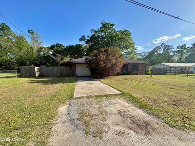 1395 Warren Ave
