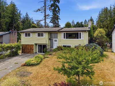 1527 Crestview Drive