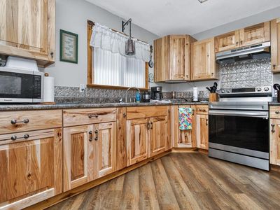 637 East CLAY STREET