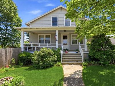 49 W Warwick Ave