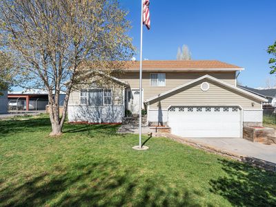 1390 S Industrial Pkwy