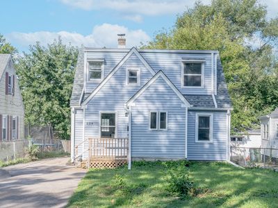 Property at 228 Highmoor Dr, Round Lake Park, IL